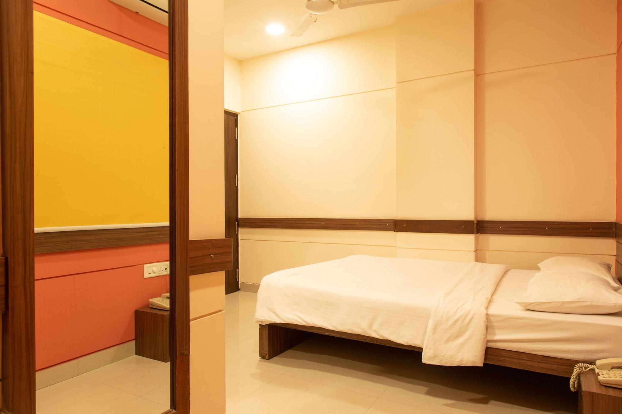 Hotel Faridabad Extérieur photo