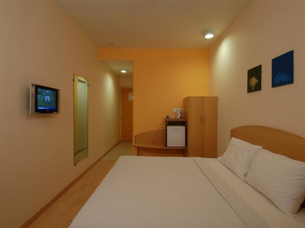 Hotel Faridabad Extérieur photo
