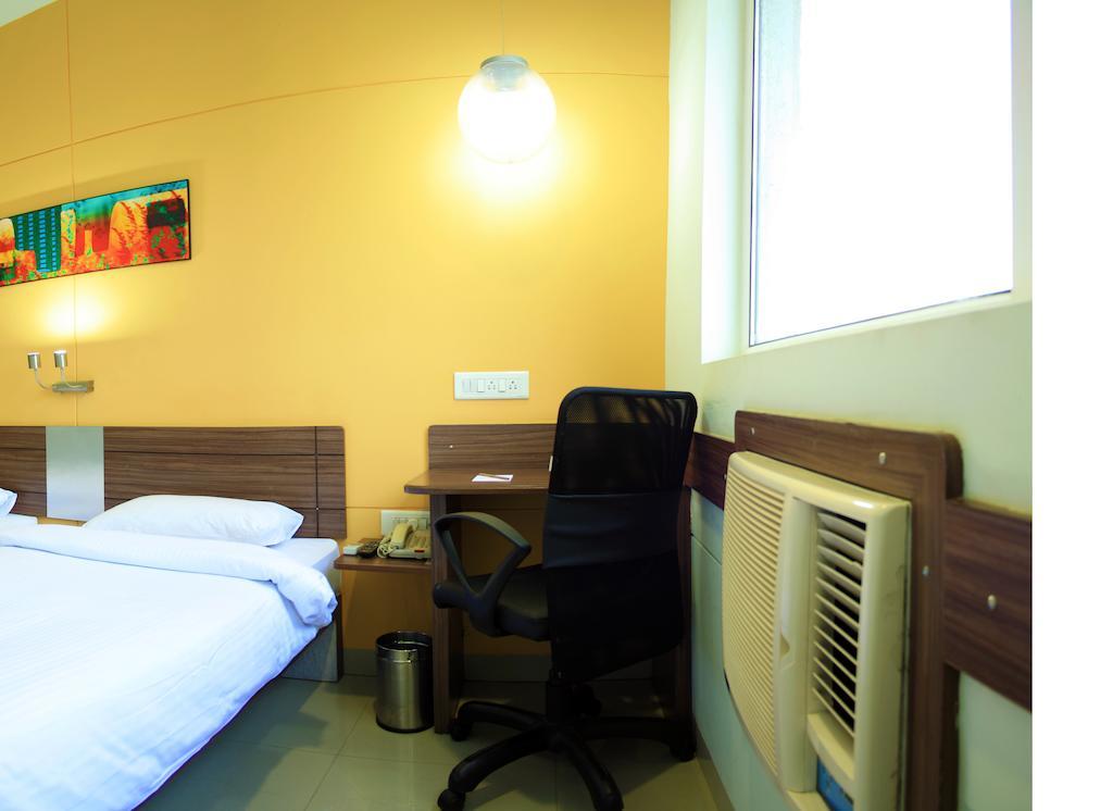Hotel Faridabad Extérieur photo