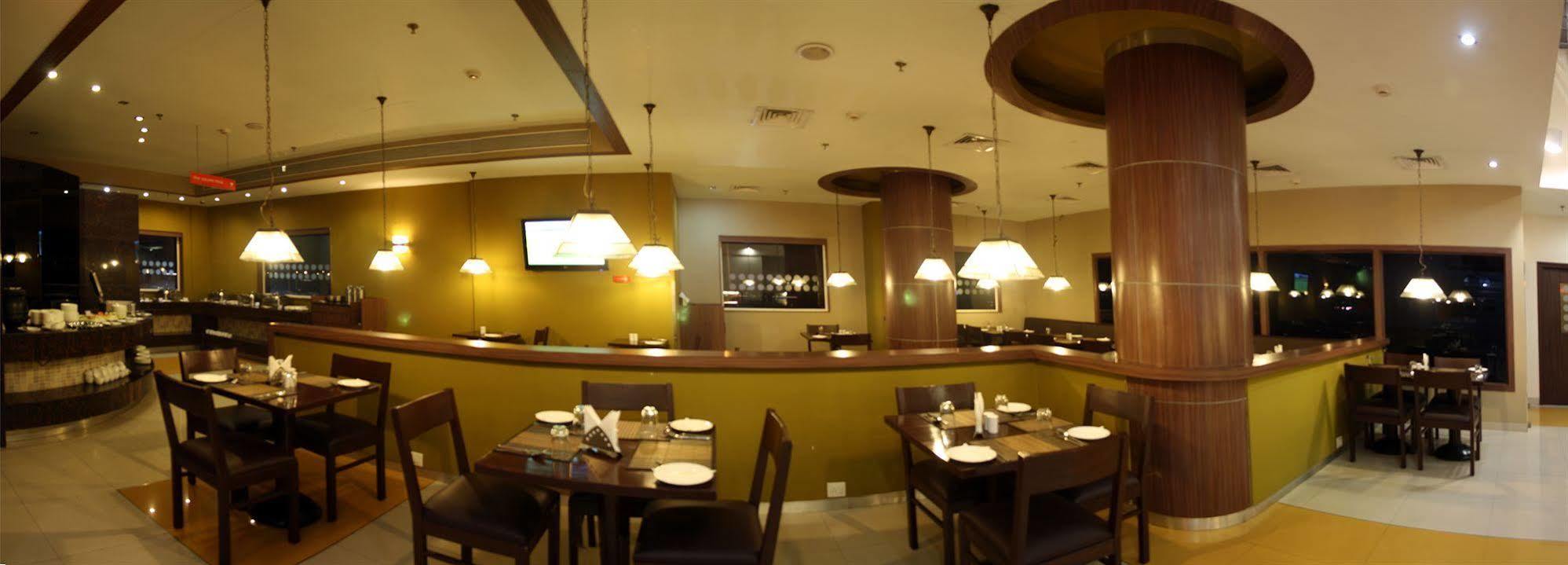 Hotel Faridabad Extérieur photo